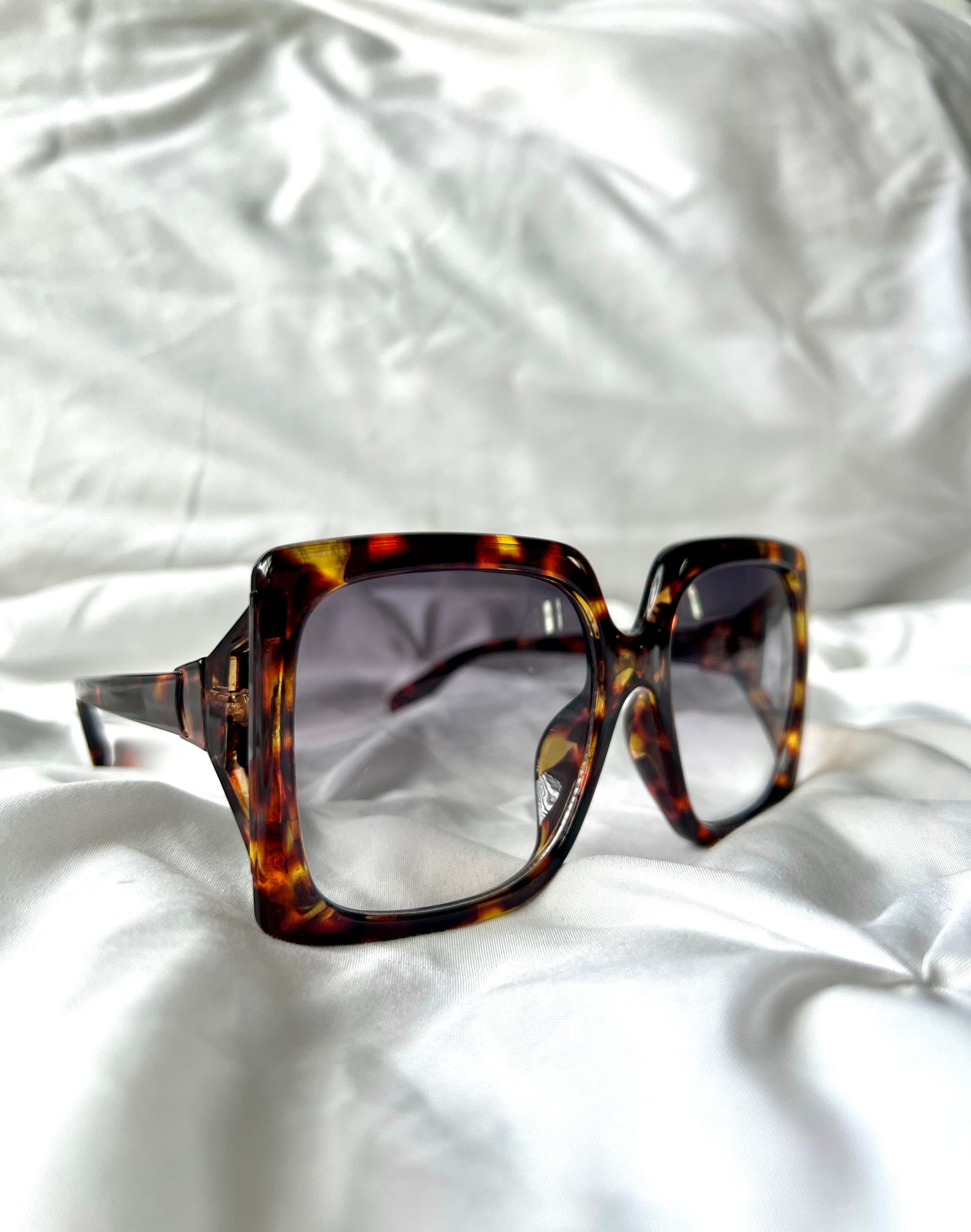 Oversized Gradient Sunglasses