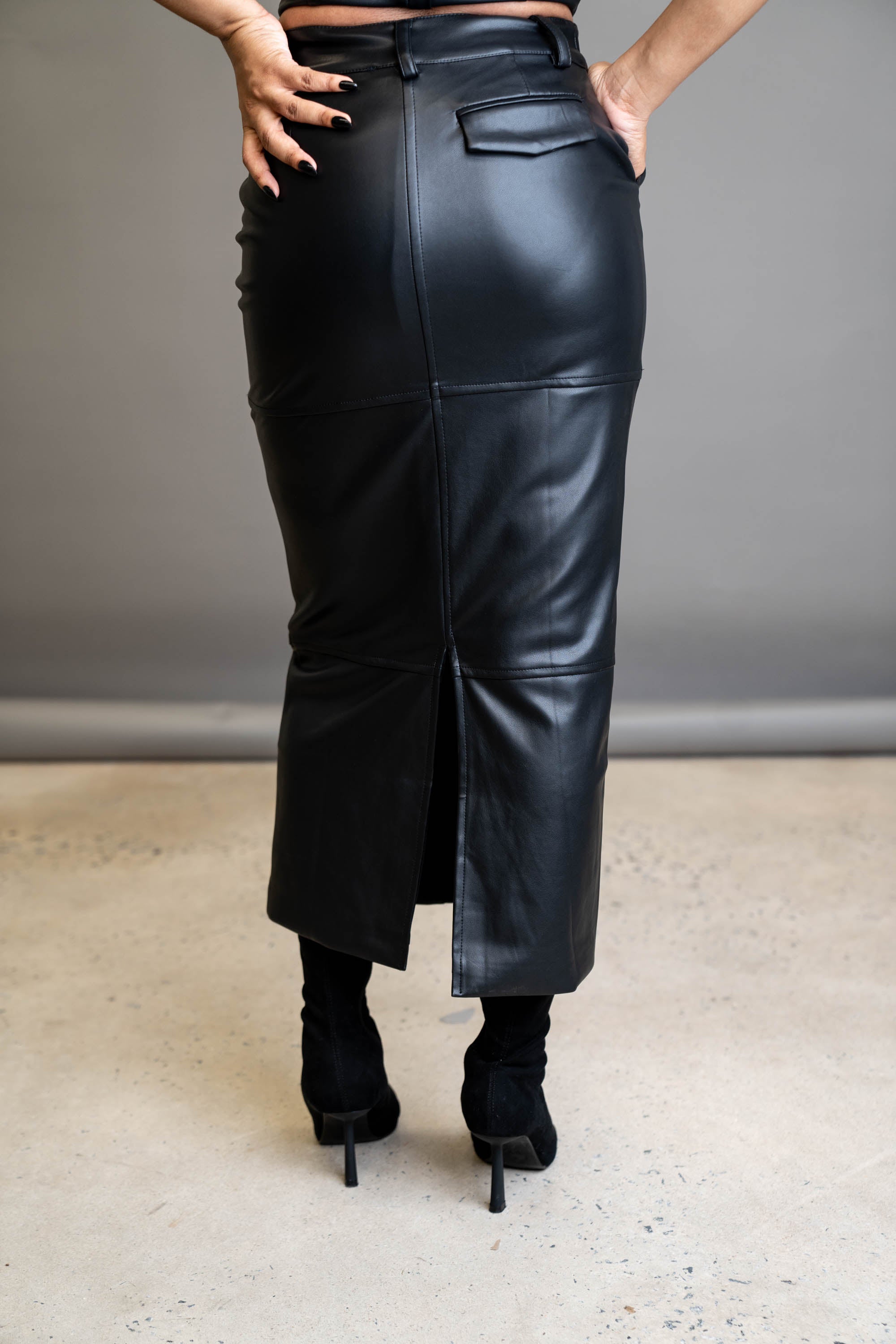 Womens leather hot sale pencil skirt