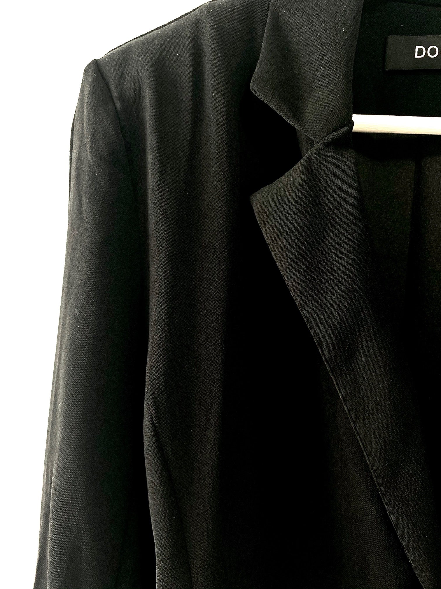 close up of collar on black Going-Out Blazer